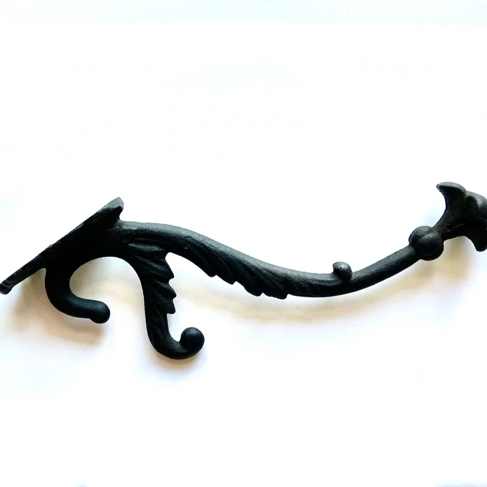 Vintage Black Triple Hook Victorian Ornate Cast Iron Made in Michigan USA 8-1/2